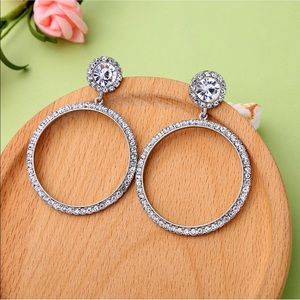 Alloy fashion flower earrings
